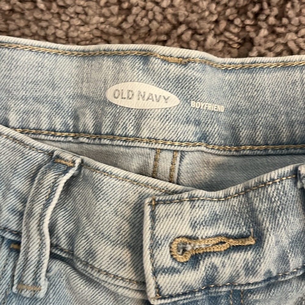 Old Navy boyfriend denim shorts - Picture 3 of 3